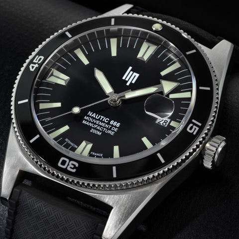 Montre LIP Nautic 666 Automatique 39 mm – Réf. 676050 – Mouvement Manufacture R26, Acier & Verre Saphir, Étanche 200 m, Bracelet Élastomère Noir
