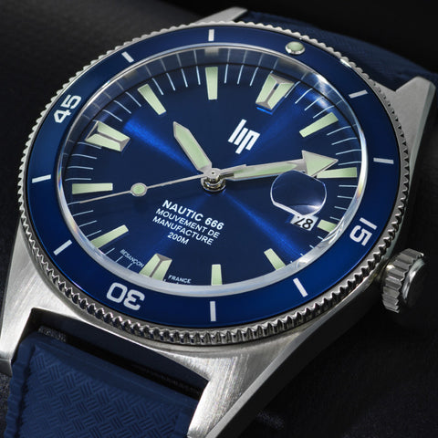 Montre LIP Nautic 666 Automatique 39 mm – Réf. 676051 – Mouvement Manufacture R26, Acier & Verre Saphir, Étanche 200 m, Bracelet Élastomère Bleu