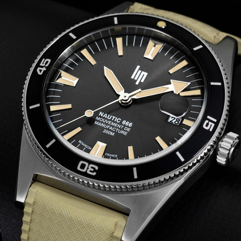 Montre LIP Nautic 666 Automatique 39 mm – Réf. 676054 – Mouvement Manufacture R26, Acier & Verre Saphir, Étanche 200 m, Bracelet Élastomère