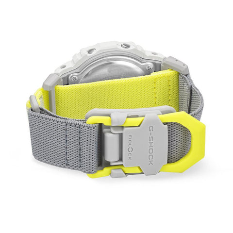 G-SHOCK DW-5600MNC-7A8ER – Montre Gris Clair Jaune Fluo Bracelet FIDLOCK®