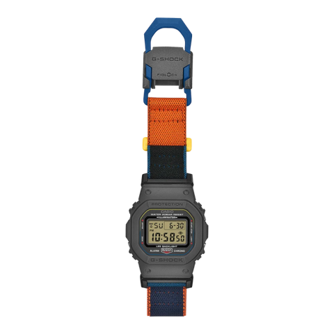 G-SHOCK DW-5600MNC-8A2ER – Montre Multicolore Bracelet Tissu FIDLOCK®