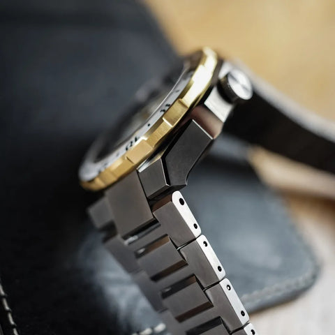 Montre Citizen Serie 8 GMT Automatique 41 mm – Réf. NB6035-55H – Winter Night Glow Édition Limitée, Calibre 9054