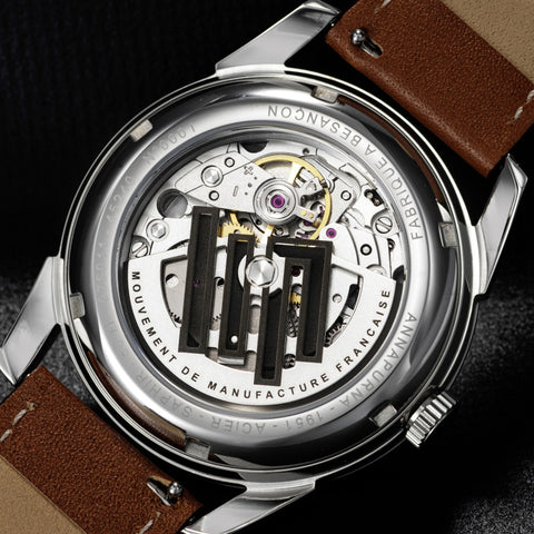 Montre LIP Annapurna Automatique 39 mm – Réf. 676011 – Mouvement Manufacture R26, Cadran Blanc, Bracelet Cuir Camel, Étanche 50 m