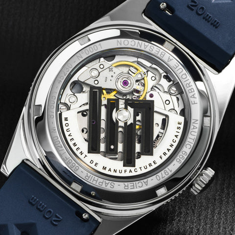 Montre LIP Nautic 666 Automatique 39 mm – Réf. 676051 – Mouvement Manufacture R26, Acier & Verre Saphir, Étanche 200 m, Bracelet Élastomère Bleu