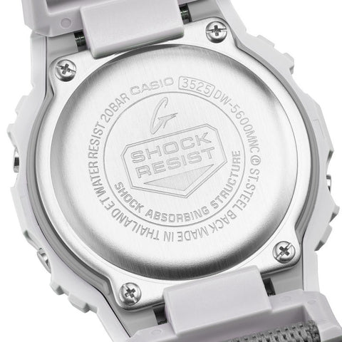 G-SHOCK DW-5600MNC-7A8ER – Montre Gris Clair Jaune Fluo Bracelet FIDLOCK®