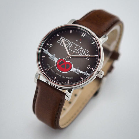 Montre Pierre Lannier Bretzel Airlines Blason Rouge – Boîtier Acier Argenté 40,5 mm – Bracelet Cuir Acajou – Édition Spéciale Alsacienne