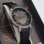 Montre Pierre Lannier Bretzel Airlines Blason Or – Acier 40,5 mm – Bracelet Cuir Noir – Édition Spéciale Alsacienne