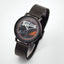 Montre Bretzel Vélo Club – Pierre Lannier x Bretzel Airlines : boîtier noir 40,5 mm, bracelet milanais acier noir, design cycliste alsacien, étanche 50 m, quartz. Édition spéciale Made in France.