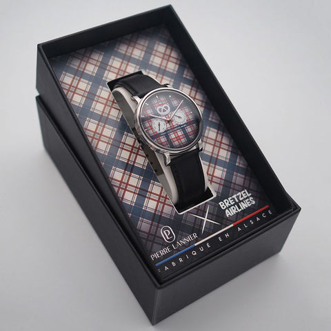 Pierre Lannier x Bretzel Airlines – Montre Kelsch Bleu Blanc Rouge – Bracelet Cuir Noir – Édition Spéciale Alsace